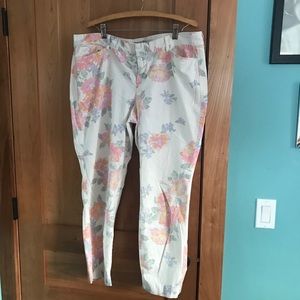 White floral print old navy pixie pants 14 regular